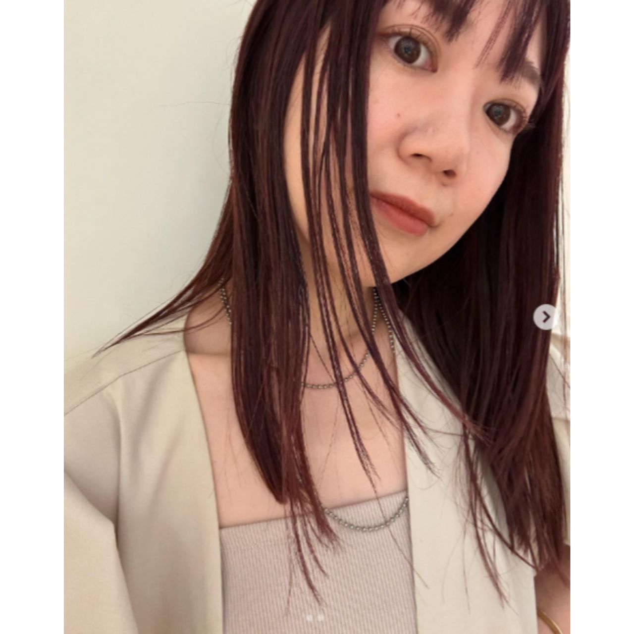 30代の痛くないグリッターメイクのコーディネート例