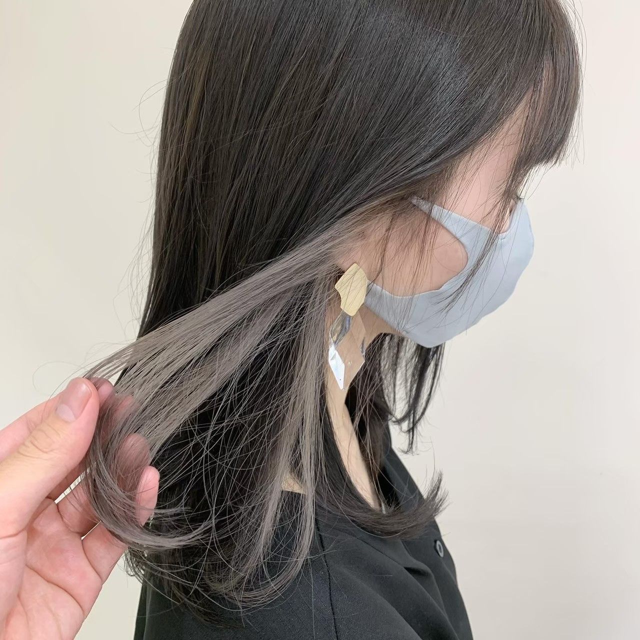 30代女性の痛くないインナーカラーのコーディネート例