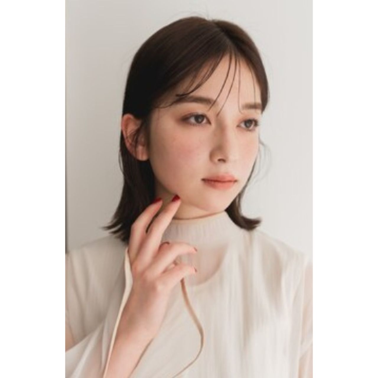 30代女性の痛くない前髪ありのコーディネート例
