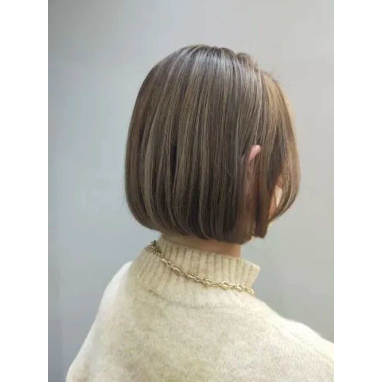 30代女性の痛くないメッシュのコーディネート例