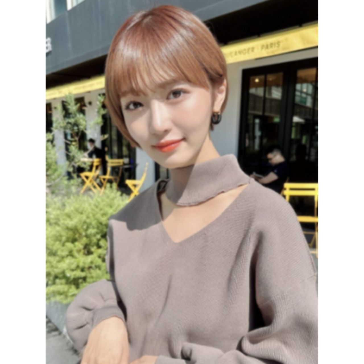 30代女性の痛くないシースルーバングのコーディネート例
