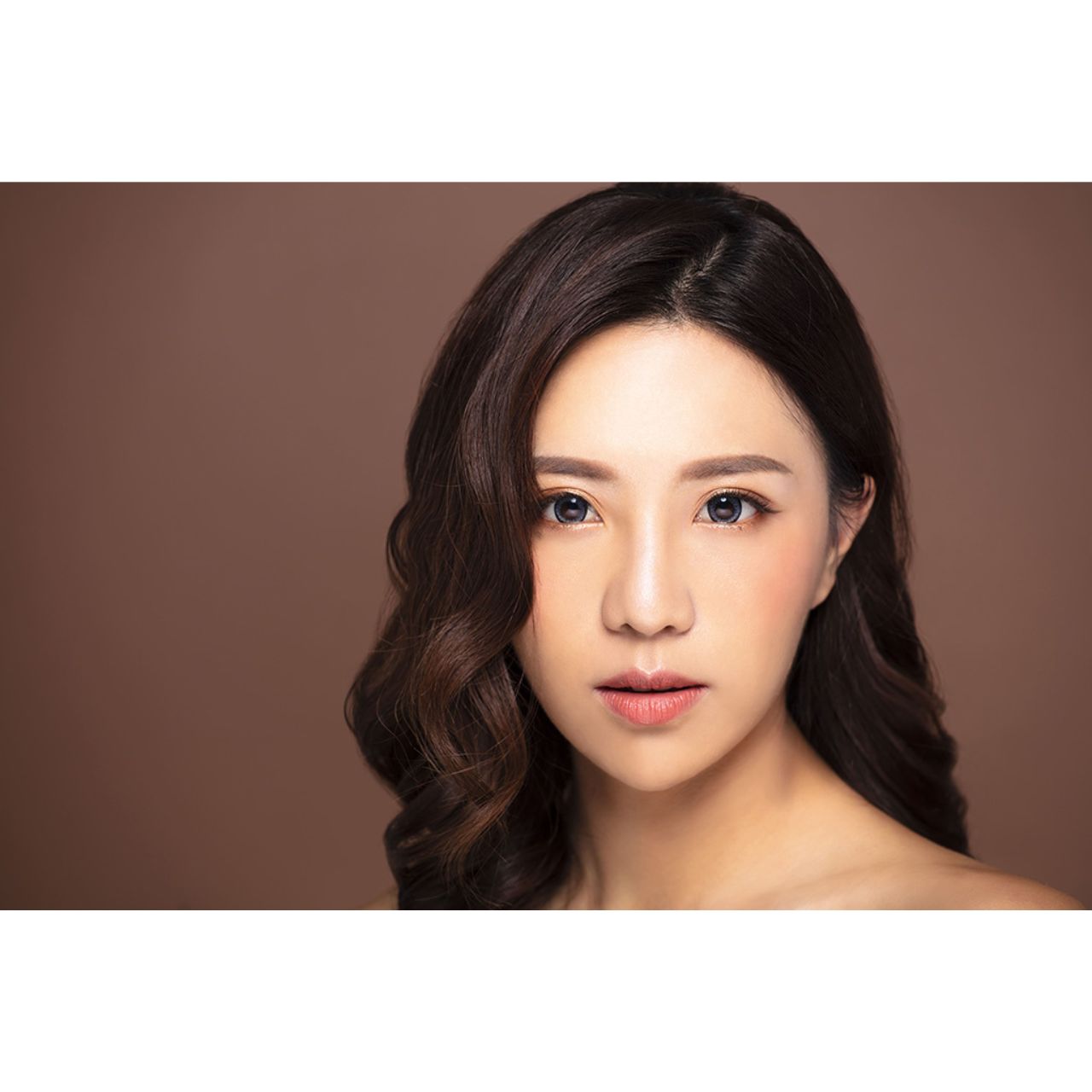 40代女性の痛くないカラコンのコーディネート例