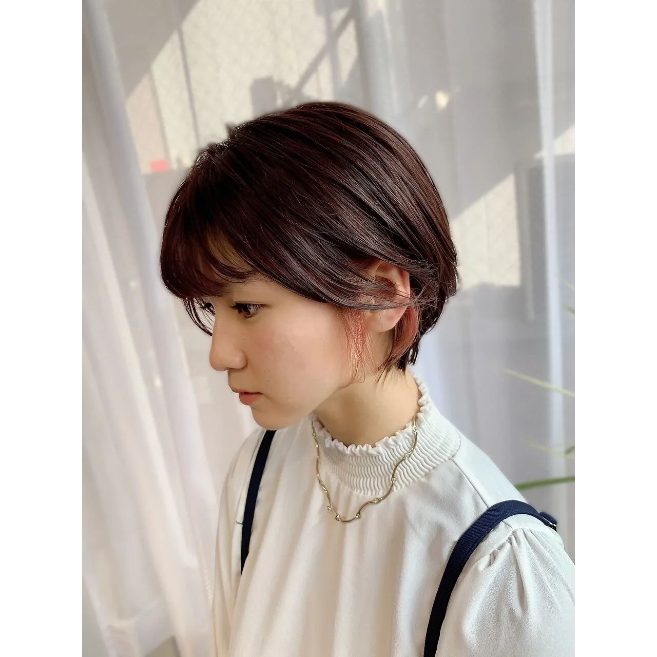 40代女性の痛くないイヤリングカラーのコーディネート例