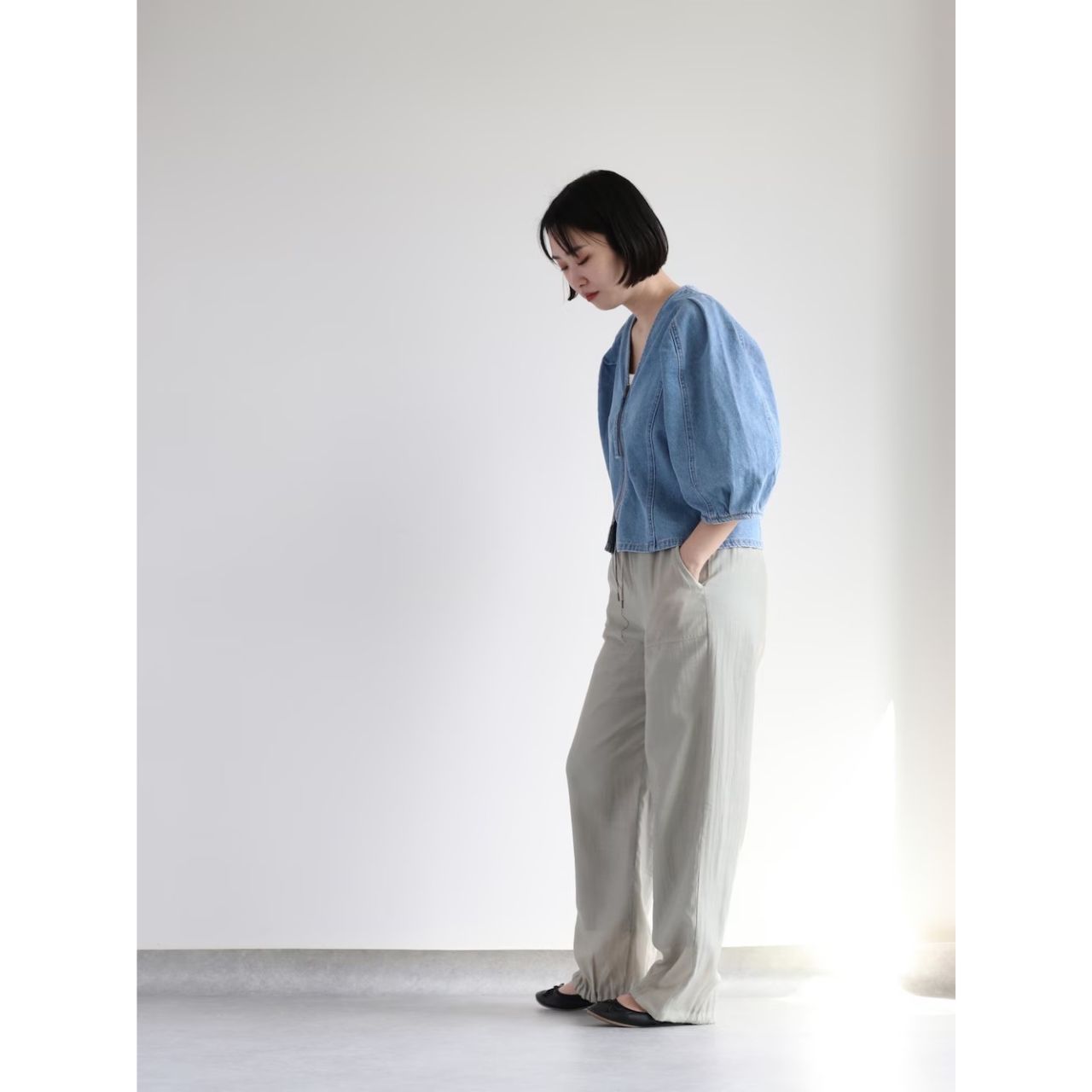 40代パフスリーブの痛くないコーディネート例