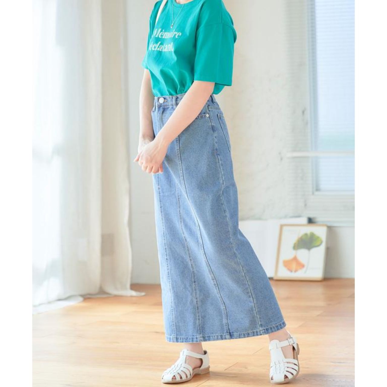 50代女性の痛くないデニムスカートのコーディネート例