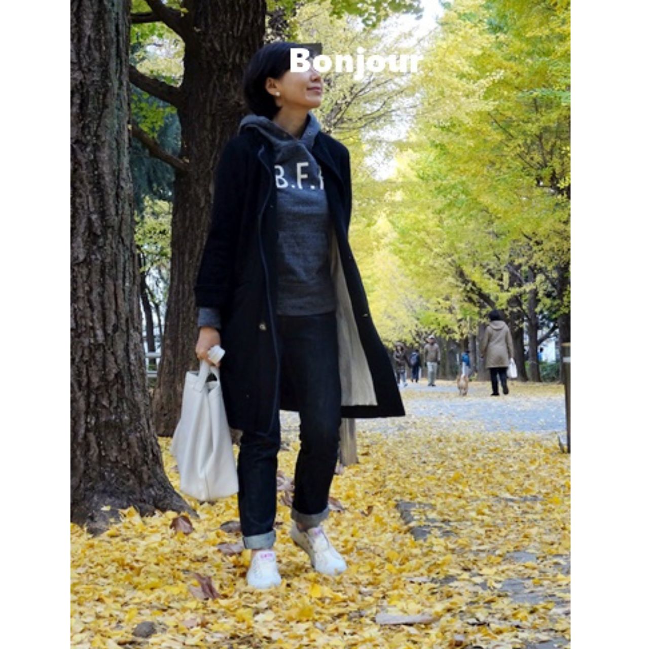 50代女性の痛くないパーカーのコーディネート例