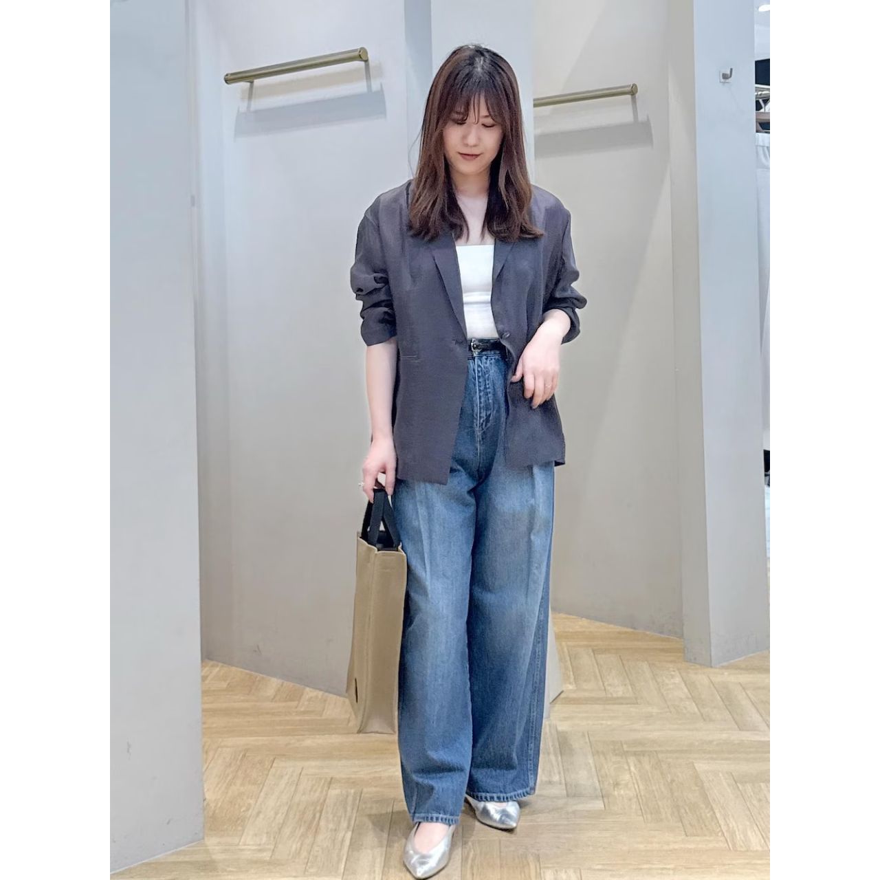 50代女性の痛くないジーンズのコーディネート例
