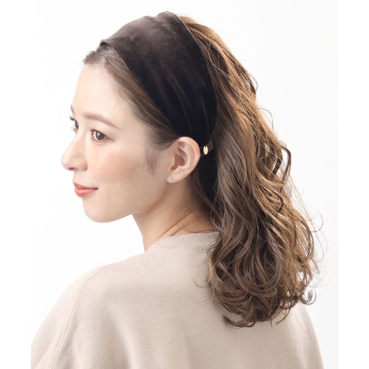 50代女性の痛くないカチューシャのコーディネート例